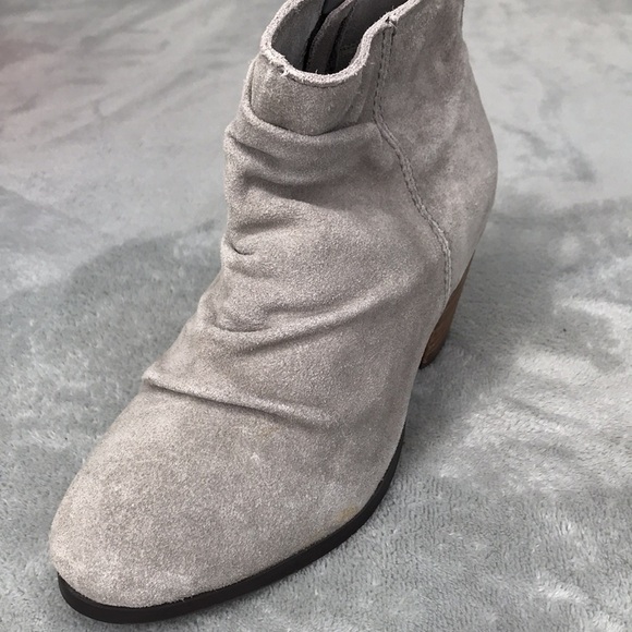 Diba Slouchy Gray Suede Heeled Booties Size 6 New - Picture 8 of 11